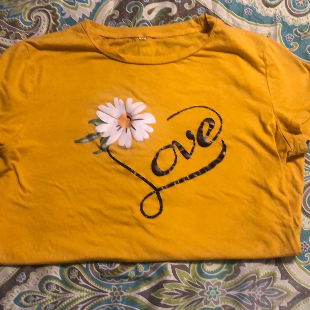 Short sleeve shirt size medium